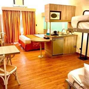 1 Queen Bed Suite