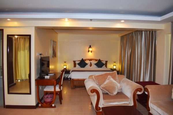 golden phoenix hotel boracay angol king suite