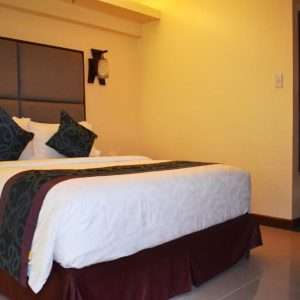 golden phoenix hotel boracay deluxe queen room
