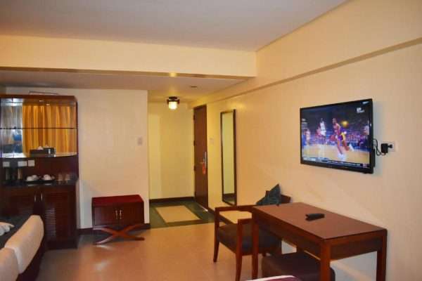 golden phoenix hotel boracay quadruple family room 2
