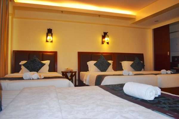 golden phoenix hotel boracay quadruple family room