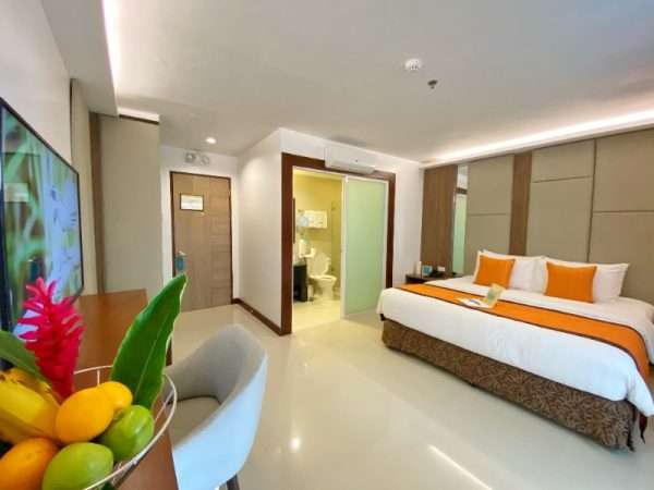 jonys resort deluxe king room