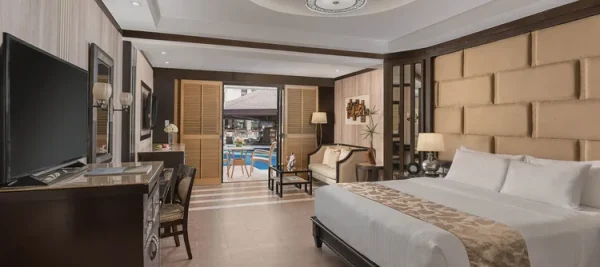 suite pool henann lagoon